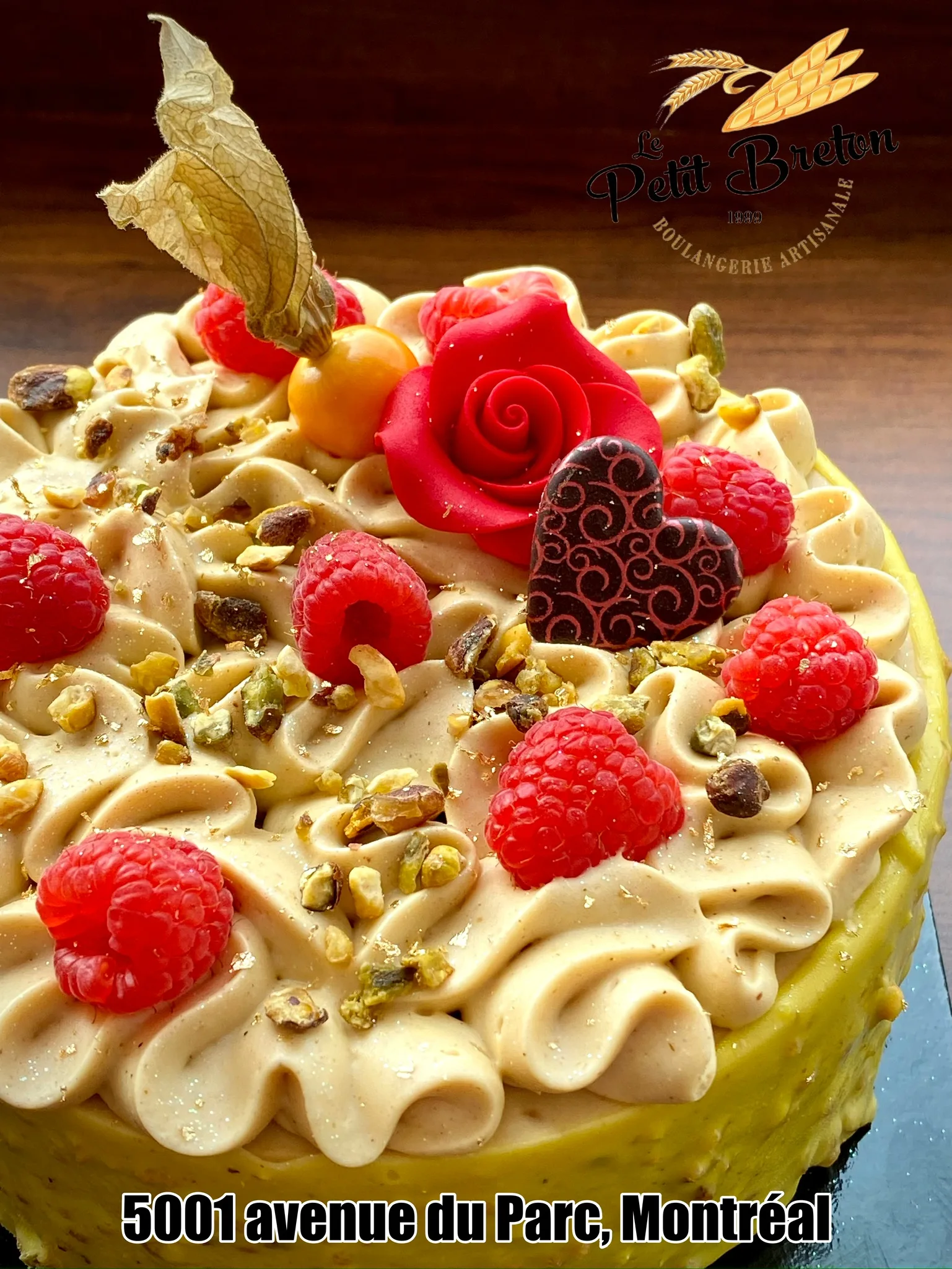 Pistachio flowers cake