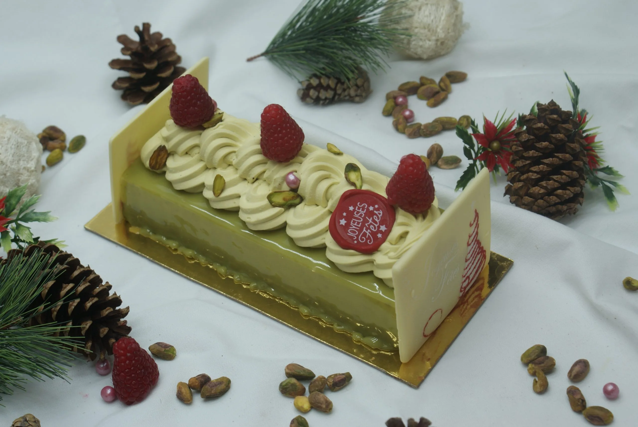 Raspberry pistachio pleasure